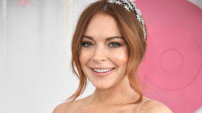 Lindsay Lohan Has a Genius Hack for Her Painful Skincare Treatments - www.glamour.com