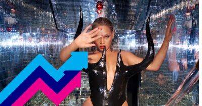 Beyonce's CUFF IT locks itself to Number 1 on Official Trending Chart - www.officialcharts.com - city Columbia