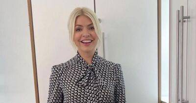 Holly Willoughby forced to change This Morning outfit at last minute after blunder - www.ok.co.uk - county Hall