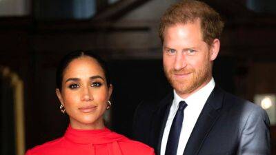 Meghan Markle and Prince Harry's 'Bold' New Portraits Are Sending a Message, Royal Expert Says (Exclusive) - www.etonline.com - county King And Queen - county Summit - city Manchester, county Summit