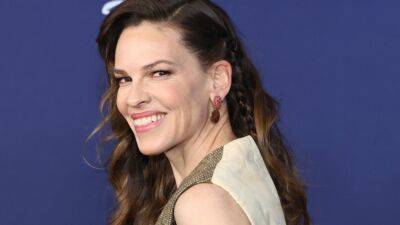 Hilary Swank Is Pregnant With Twins! See Her Sweet Announcement - www.etonline.com
