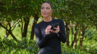 'The Kardashians' Recap: Kanye West Texts Kim Kardashian He'd Rather Go to Jail Than Wear One of Her Looks - www.etonline.com - New York - Italy