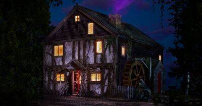 The Hocus Pocus cottage is now welcoming visitors on Airbnb - www.ok.co.uk - USA - state Massachusets - city Salem