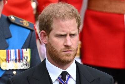 Palace Aides Reportedly Looking To Stop Prince Harry Publishing Memoir - etcanada.com
