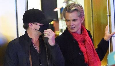 Leonardo DiCaprio Spotted Hanging Out with Timothy Olyphant at Chris Rock Show - www.justjared.com - Hollywood - New York