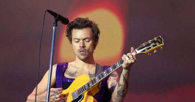 Harry Styles postpones first of six Chicago shows due to illness in touring party - www.msn.com - California - Chicago - city Windy