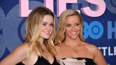 Reese Witherspoon and Ava Phillippe Don't Think They Look Like Each Other - www.glamour.com