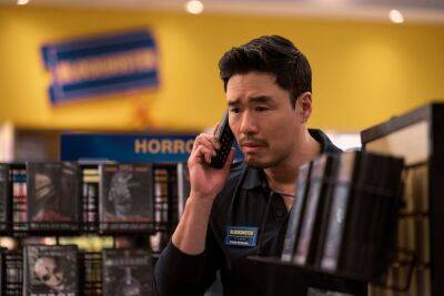 Randall Park Attempts To Save The Last Standing ‘Blockbuster’ In Trailer For New Series - etcanada.com