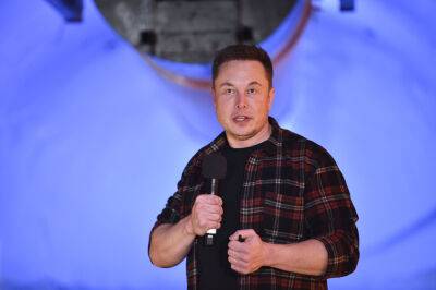 Elon Musk Tells Twitter Employees, “Bankruptcy Is Not Out Of The Question” - deadline.com