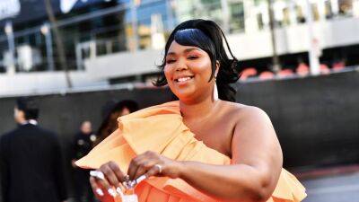Lizzo, Fairy Godmother of TikTok, Surprised an Author With an Amazing Gift - www.glamour.com - New York - USA