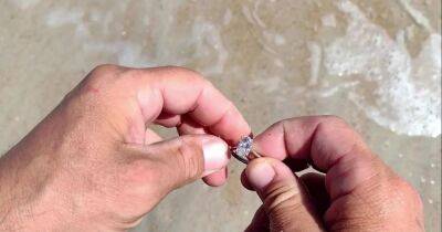 Man finds $40k diamond ring on beach and returns it back to owner - www.dailyrecord.co.uk - Florida - city Jacksonville