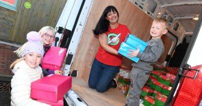 Big hearted youngsters fill hundreds of shoe boxes with Christmas goodies for Third World children - www.dailyrecord.co.uk - county Livingston