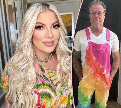 What Divorce? Tori Spelling Shares Christmas Card Looking Cozy With Dean McDermott! - perezhilton.com - Canada