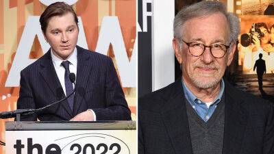 Steven Spielberg Has Covid, Misses Introducing Michelle Williams Tribute At Gotham Awards - deadline.com - Los Angeles - Los Angeles - Manhattan