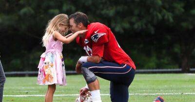 Tom Brady’s Daughter Wants Him to Show ‘Happy Face’ After Divorce From Gisele Bundchen - www.usmagazine.com - Los Angeles - county Bay - Costa Rica