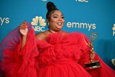 Lizzo Steps In As Musical Guest For ‘Saturday Night Live’s Last Show Of 2022 After Yeah Yeah Yeahs Pull Out - deadline.com - county Butler