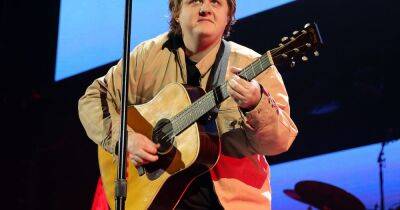 Lewis Capaldi's cheeky pop at Michael Bublé as stars battle for Christmas number one - www.dailyrecord.co.uk - Scotland