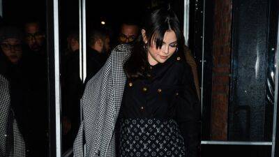 Selena Gomez Delivers Elegant French-Girl Style in NYC - www.glamour.com