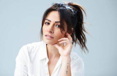 ‘Black Adam’ Sarah Shahi To Star And Exec Produce Holiday Pic ‘The Hollys’ With Di Novi Pictures, Burr Steers To Direct - deadline.com - France - county Johnson - city Lima - state Connecticut