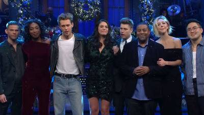 ‘SNL’ Host Austin Butler And Cast Serenade The Departing Cecily Strong With “Blue Christmas” - deadline.com - county Butler