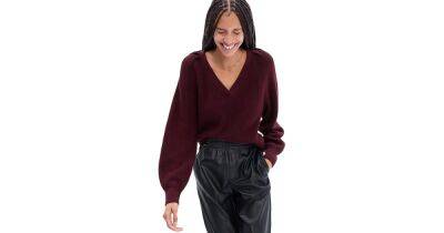 Deal Alert! Save Up to 60% on this Slouchy Gap Sweater on Amazon - www.usmagazine.com - Italy