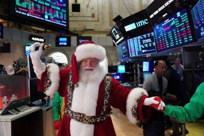 Netflix, Warner Bros Discovery, AMC Networks Among Top Media And Tech Gainers In Stock Market’s ‘Santa Claus Rally’ - deadline.com - city Santa Claus
