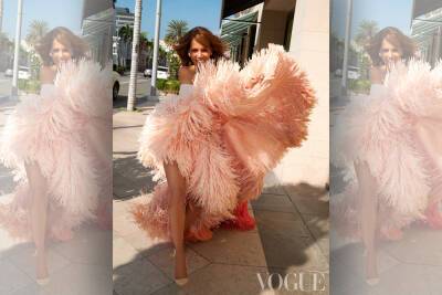 Halle Berry, Judi Dench & Many More Stars Feature In ‘British Vogue’ Hollywood Portfolio 2022 - etcanada.com - Britain - Hollywood - county Harrison - county Ford