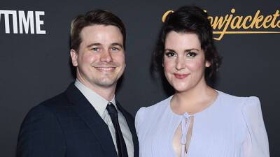 Jason Ritter Defends Wife Melanie Lynskey Against ‘Unsolicited Comments’ From Body Shamers - hollywoodlife.com