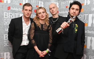 Wolf Alice’s “dream come true” was to have a night out with Sam Fender and Tom Grennan - www.nme.com