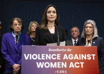 Angelina Jolie Attends News Conference Announcing U.S. Senators’ Bipartisan Update To Violence Against Women Act - etcanada.com - USA - California - state Iowa - state Delaware
