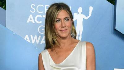 Jennifer Aniston Posts Funny Video of Her Dogs Sabotaging Her Workout - www.etonline.com - Germany - county Chesterfield