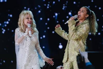 Dolly Parton Tells Miley Cyrus ‘You Got A Voice, Use It’ In Super Bowl Ad Sneak Peek - etcanada.com - Los Angeles