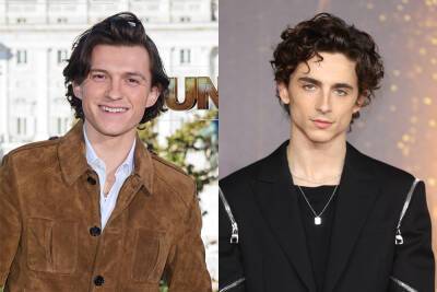 Tom Holland Calls Timothée Chalamet To Find Out If He’s Sitting Or Standing - etcanada.com - Britain - London - city Holland