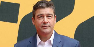 Kyle Chandler Reacts To The News About An 'Early Edition' Reboot - www.justjared.com - Chicago