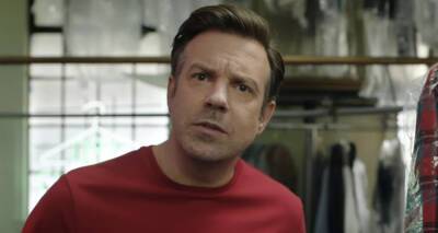 Jason Sudeikis Stars in TurboTax's Super Bowl 2022 Commercial - Watch Now! - www.justjared.com - London - New York - Los Angeles - state Iowa