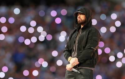 Eminem takes the knee during Super Bowl Halftime Show - www.nme.com - USA