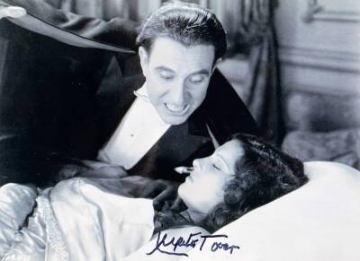 Chris & Paul Weitz To Direct ‘The Spanish Dracula;’ Love Story Of Their Mexican Silent Film Actress Grandmother Lupita Tovar & Storied Universal Exec Paul Kohner - deadline.com - Spain - USA - Mexico - Santa - Germany