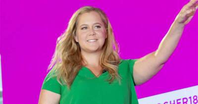 Amy Schumer needs to 'watch movies' after being confirmed as Oscars co-host - www.msn.com