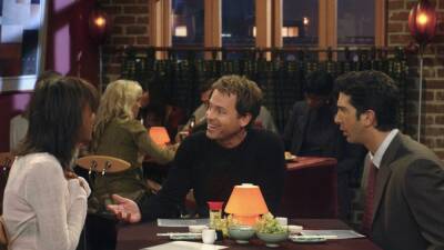 Greg Kinnear Recalls Guest Starring on 'Friends,' Working With Courteney Cox on 'Shining Vale' (Exclusive) - www.etonline.com - state Connecticut - city Pasadena