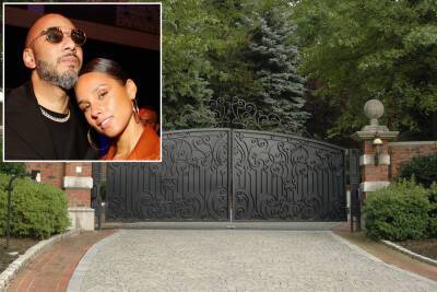 Alicia Keys and Swizz Beatz ink deal to sell $10M New Jersey pad - nypost.com - New Jersey - Egypt