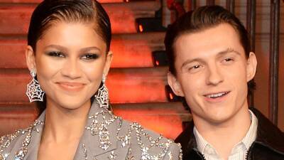 Zendaya and Tom Holland Just Wore Each Other's Names on Matching Hockey Jerseys - www.glamour.com - New York - Jersey