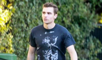 Dave Franco Goes For a Solo Stroll Around the Neighborhood - www.justjared.com