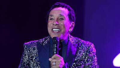 Smokey Robinson’s Wife: Everything About His 20 Year Marriage To Frances Glandney 1st Wife - hollywoodlife.com - France
