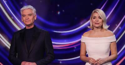 Dancing On Ice fans stunned as Phillip Schofield calls out Sally Dynevor’s blunder - www.ok.co.uk