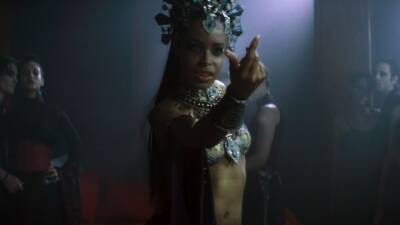 What Aaliyah Said About 'Queen of the Damned' and Her Final Movie Role in Anne Rice Adaptation (Flashback) - www.etonline.com - Bahamas - county Rice