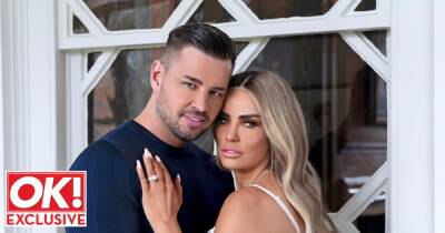 Katie Price 'isolates herself' leaving fiancé Carl Woods as 'her only support' - www.ok.co.uk