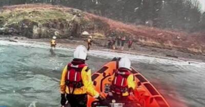 Dramatic moment group rescued from Scots island as mercy crews scramble to scene - www.dailyrecord.co.uk - Scotland - Indiana