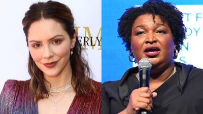 Katharine McPhee slams Stacey Abrams for maskless classroom photo: 'The hypocrisy continues' - www.foxnews.com