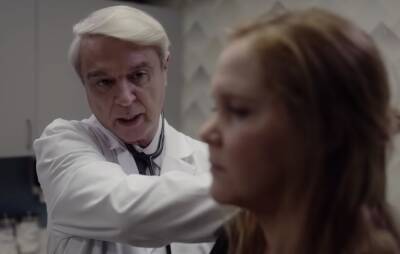David Byrne stars as Amy Schumer’s doctor in new trailer for ‘Life & Beth’ - www.nme.com - Britain - Denver