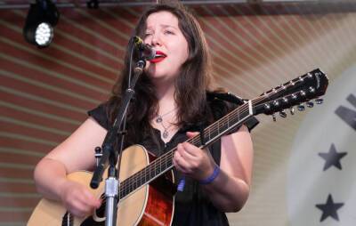 Lucy Dacus covers Bruce Springsteen’s ‘Dancing In The Dark’ with her dad - www.nme.com - USA - New Jersey